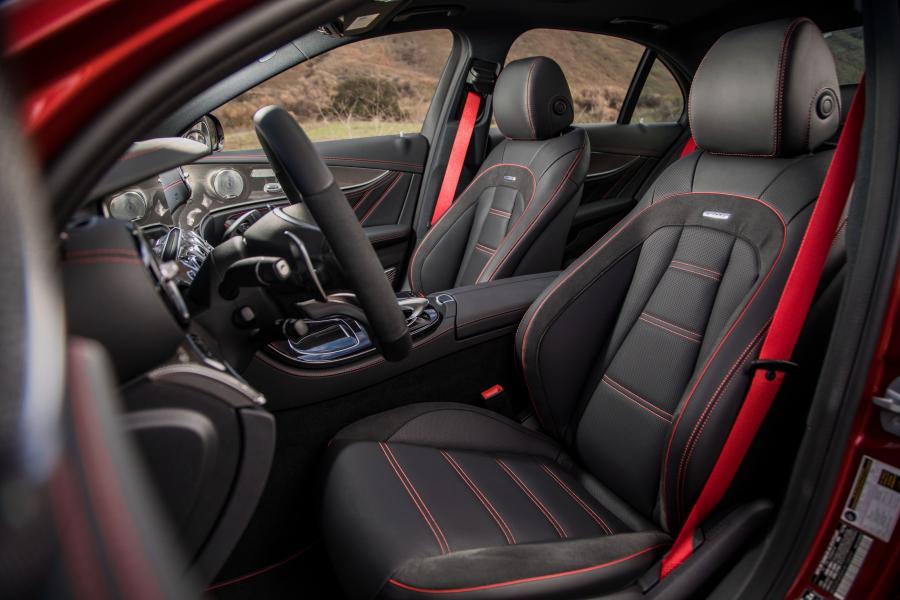 Интерьер Mercedes-AMG E43 4Matic 2016 года  (NA) (фото 30 из 30)